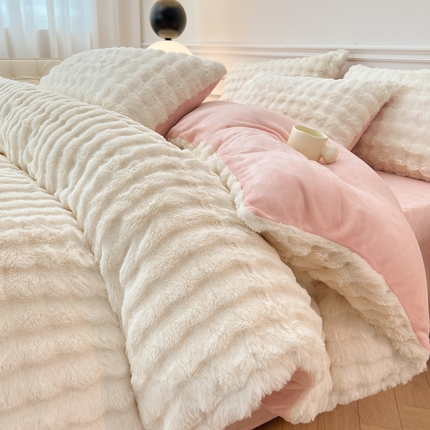 91家纺网 家纺一手货源 找家纺 寐时代 2023新款亲肤舒适高克重加厚保暖兔毛四件套 双拼色白+粉