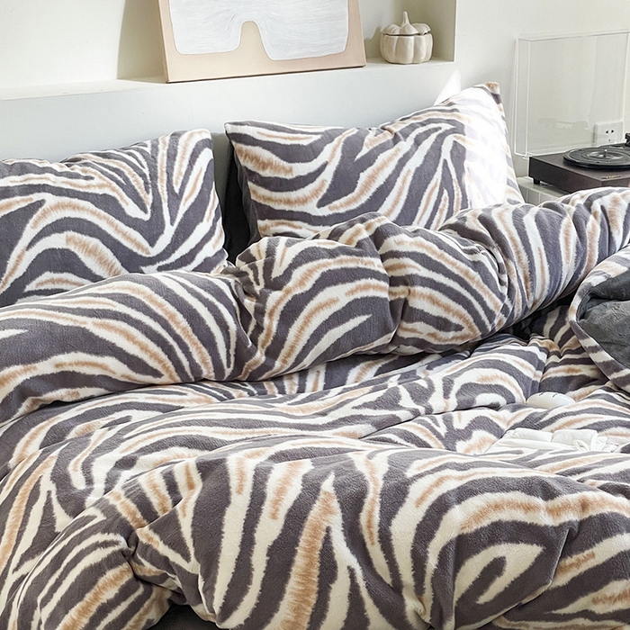 91家纺网 家纺一手货源 找家纺 窝米 2023冬季新品高克重牛奶绒四件套系列 假日岛