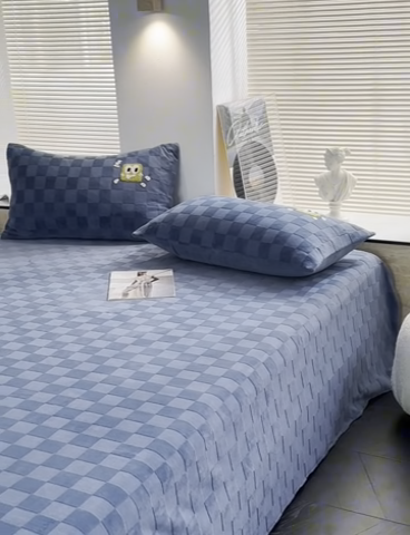 91家纺网 家纺一手货源 找家纺 洋铭区（原狠狠爱） 2023新款华夫格单品绒床单 清格-蓝