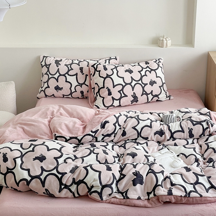 91家纺网 家纺一手货源 找家纺 窝米 2023冬季新品高克重牛奶绒四件套系列 暗香朵朵