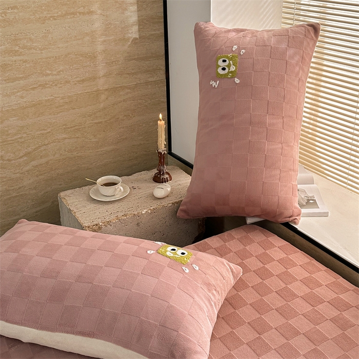 91家纺网 家纺一手货源 找家纺 洋铭区（原狠狠爱） 2023新款华夫格单品绒床单 清格-豆沙