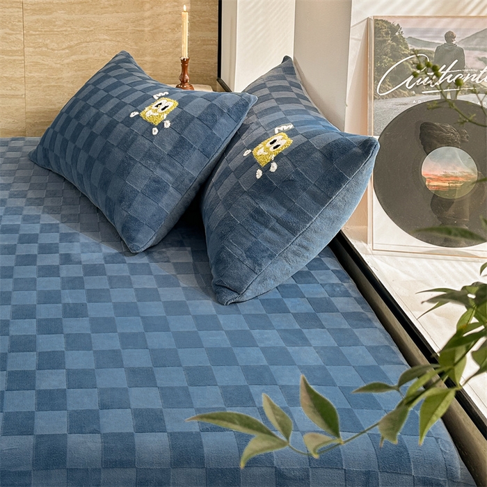 91家纺网 家纺一手货源 找家纺 洋铭区（原狠狠爱） 2023新款华夫格单品绒床单 清格-蓝