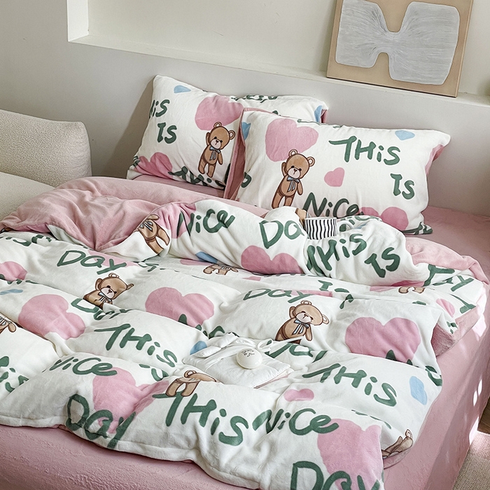 91家纺网 家纺一手货源 找家纺 窝米 2023冬季新品高克重牛奶绒四件套系列 粉红桃心