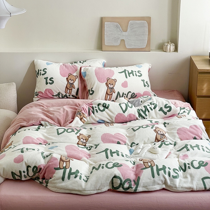 91家纺网 家纺一手货源 找家纺 窝米 2023冬季新品高克重牛奶绒四件套系列 粉红桃心