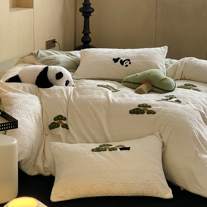 91家纺网 家纺一手货源 找家纺 安莱生活 2023新款雕花绒牛奶绒毛巾绣青松躺平四件套放青松-雪松