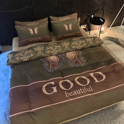 91家纺网 家纺一手货源 找家纺 （总）色鬼 2023新款轻奢潮牌大牌风棉加绒四件套印花牛奶绒四件套