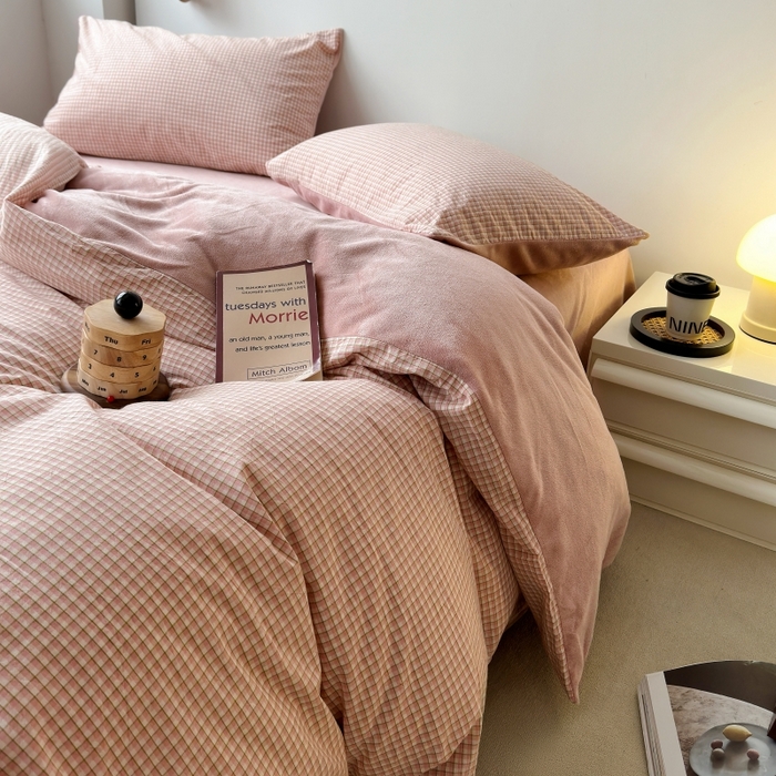 91家纺网 家纺一手货源 找家纺 水洗的故事 2023新款色织水洗棉牛奶绒双用四件套 西西里