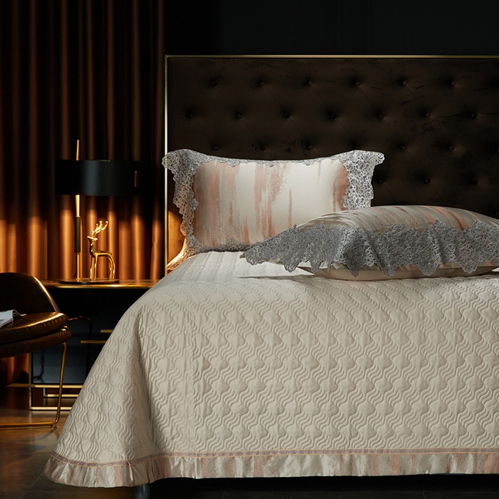 91家纺网 家纺一手货源 找家纺 缔缦 2023新款A版真丝棉B版60s长绒棉高端蕾丝四件套系列-山水一城  咖色