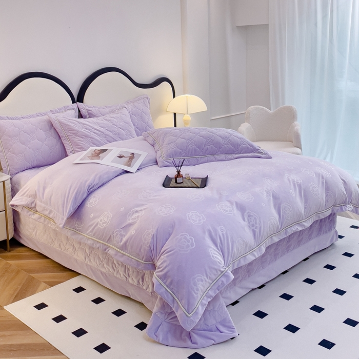91家纺网 家纺一手货源 找家纺 优乐家纺 2025新款高克重宝宝绒夹棉床盖四件套 爱丽丝-浪漫紫