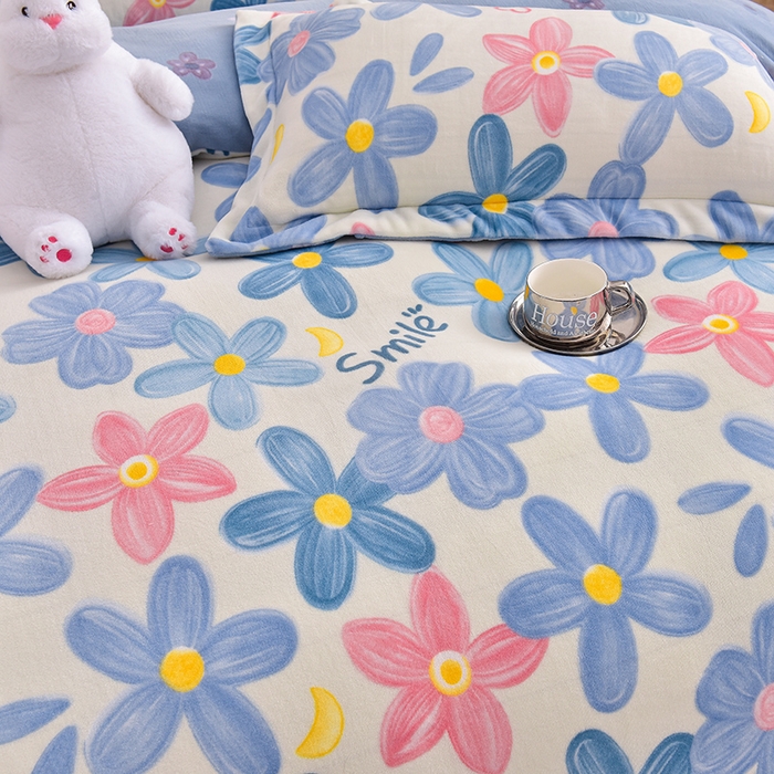 91家纺网 家纺一手货源 找家纺 简一 2024新款高克重牛奶绒迪士尼系列单被套 情人恰恰