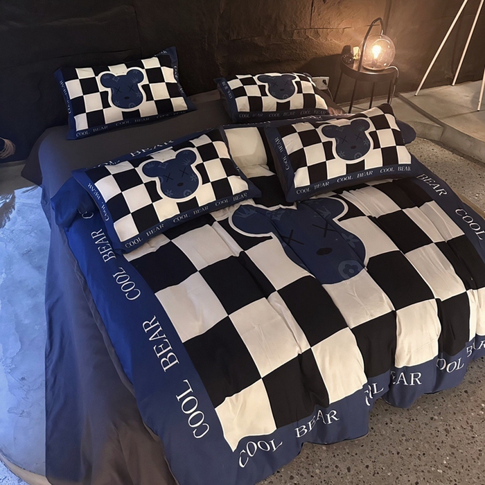 91家纺网 家纺一手货源 找家纺 色鬼 2023新款轻奢潮牌大牌风棉加绒四件套印花牛奶绒四件套 棋牌格绒