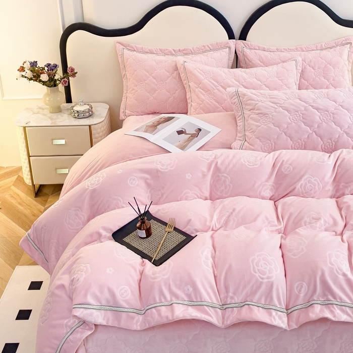 91家纺网 家纺一手货源 找家纺 （总）优乐家纺 2025新款高克重宝宝绒夹棉床盖四件套