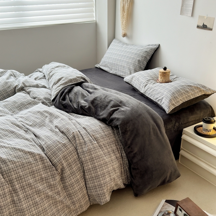 91家纺网 家纺一手货源 找家纺 水洗的故事 2023新款色织水洗棉牛奶绒双用四件套 利奥