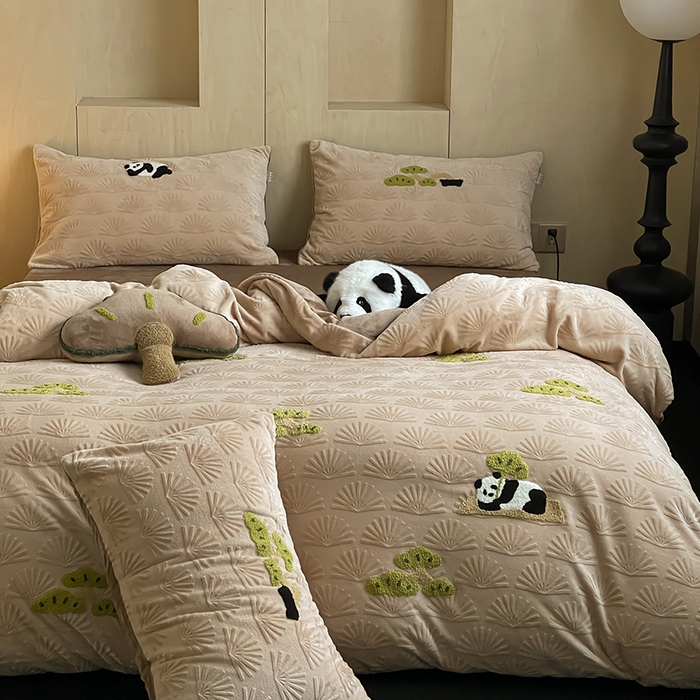 91家纺网 家纺一手货源 找家纺 安莱生活 2023新款雕花绒牛奶绒毛巾绣青松躺平四件套 放青松-棕松