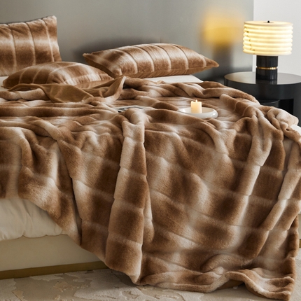 91家纺网 家纺一手货源 找家纺 （总）金奇达家纺 2023新款赛琳娜皮草绒毛毯