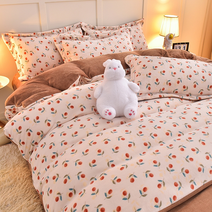 91家纺网 家纺一手货源 找家纺 简一 2024新款高克重牛奶绒迪士尼系列单枕套 硕果累累