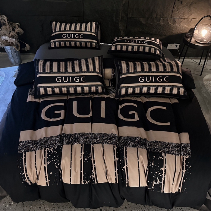 91家纺网 家纺一手货源 找家纺 色鬼 2023新款轻奢潮牌大牌风棉加绒四件套印花牛奶绒四件套 流金岁月绒