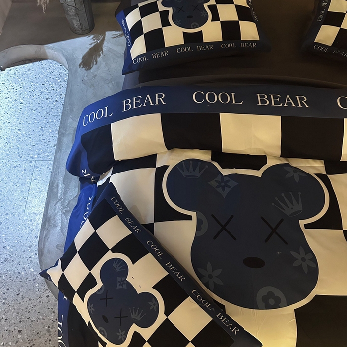 91家纺网 家纺一手货源 找家纺 色鬼 2023新款轻奢潮牌大牌风棉加绒四件套印花牛奶绒四件套 棋牌格绒