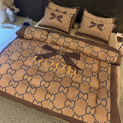 91家纺网 家纺一手货源 找家纺 （总）色鬼 2023新款轻奢潮牌大牌风棉加绒四件套印花牛奶绒四件套