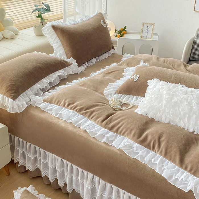 91家纺网 家纺一手货源 找家纺 艾晶美 2023新款双层花边牛奶绒四件套 拿铁咖