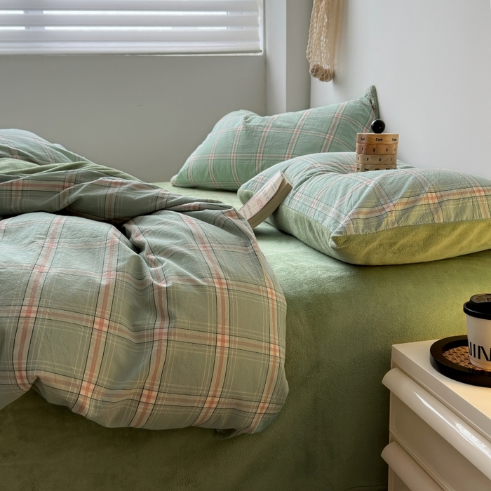 91家纺网 家纺一手货源 找家纺 水洗的故事 2023新款色织水洗棉牛奶绒双用四件套 莫妮卡