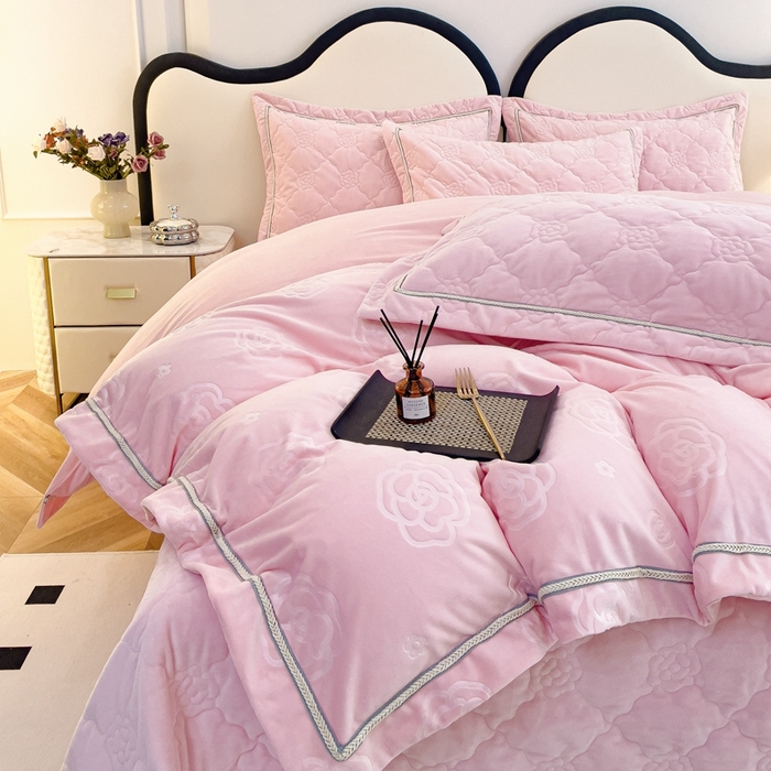 91家纺网 家纺一手货源 找家纺 （总）优乐家纺 2025新款高克重宝宝绒夹棉床盖四件套