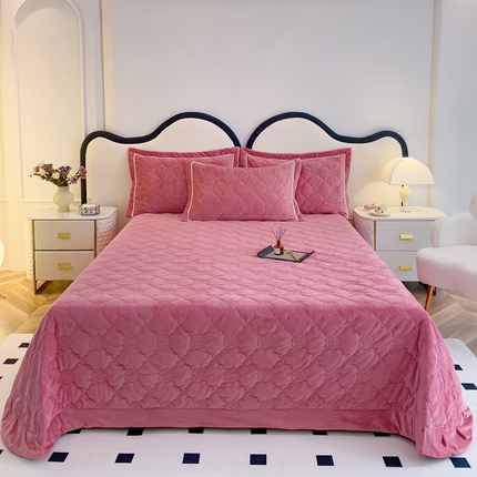 91家纺网 家纺一手货源 找家纺 （总）优乐家纺 2025新款高克重宝宝绒夹棉床盖系列三件套