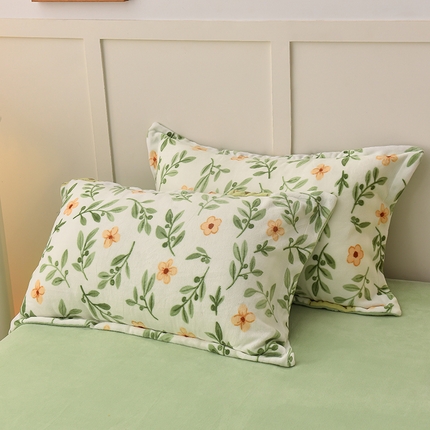 91家纺网 家纺一手货源 找家纺 简一 2024新款高克重牛奶绒迪士尼系列单枕套 青柠薄荷