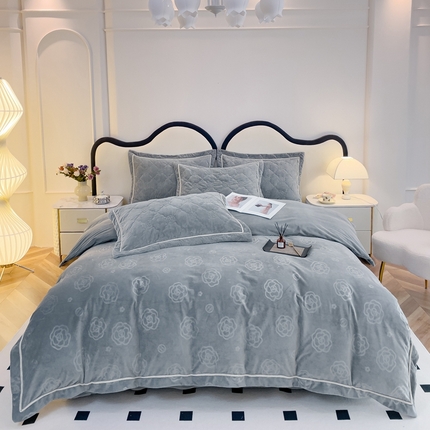 91家纺网 家纺一手货源 找家纺 优乐家纺 2025新款高克重宝宝绒夹棉床盖四件套 爱丽丝-贵族灰