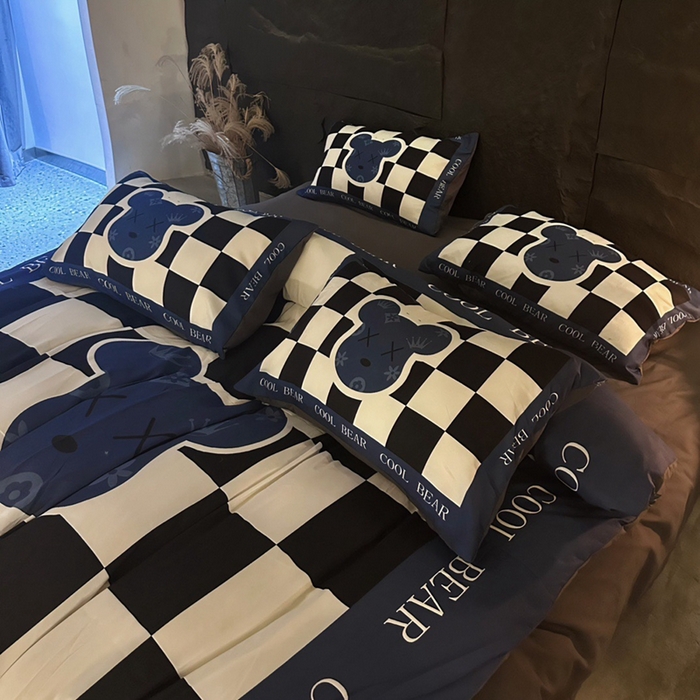 91家纺网 家纺一手货源 找家纺 色鬼 2023新款轻奢潮牌大牌风棉加绒四件套印花牛奶绒四件套 棋牌格绒