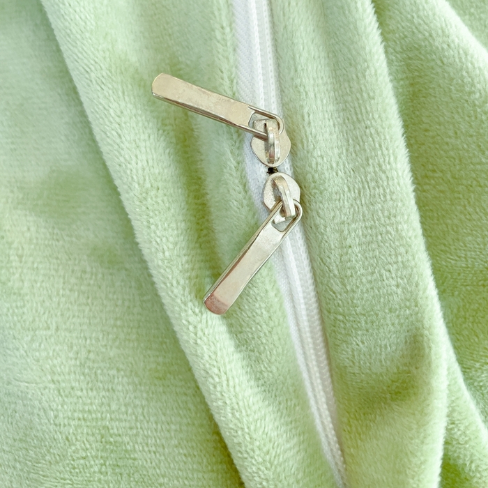 91家纺网 家纺一手货源 找家纺 优乐家纺 2025新款高克重宝宝绒夹棉床盖四件套 爱丽丝-青春绿