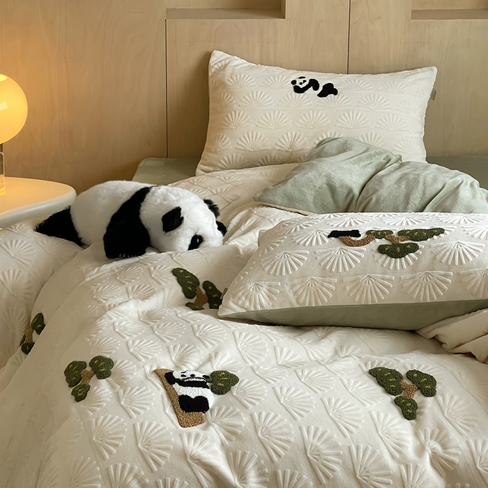 91家纺网 家纺一手货源 找家纺 （总）安莱生活 2023新款雕花绒牛奶绒毛巾绣青松躺平四件套-风格二