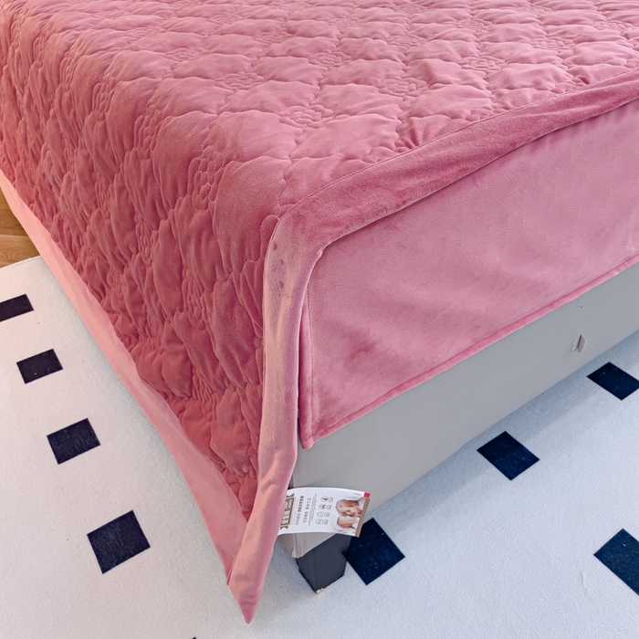 91家纺网 家纺一手货源 找家纺 优乐家纺 2025新款高克重宝宝绒夹棉床盖四件套 爱丽丝-魅力豆沙