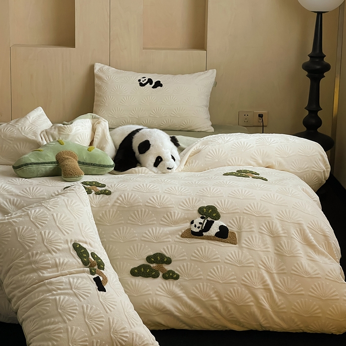 91家纺网 家纺一手货源 找家纺 （总）安莱生活 2023新款雕花绒牛奶绒毛巾绣青松躺平四件套-风格二