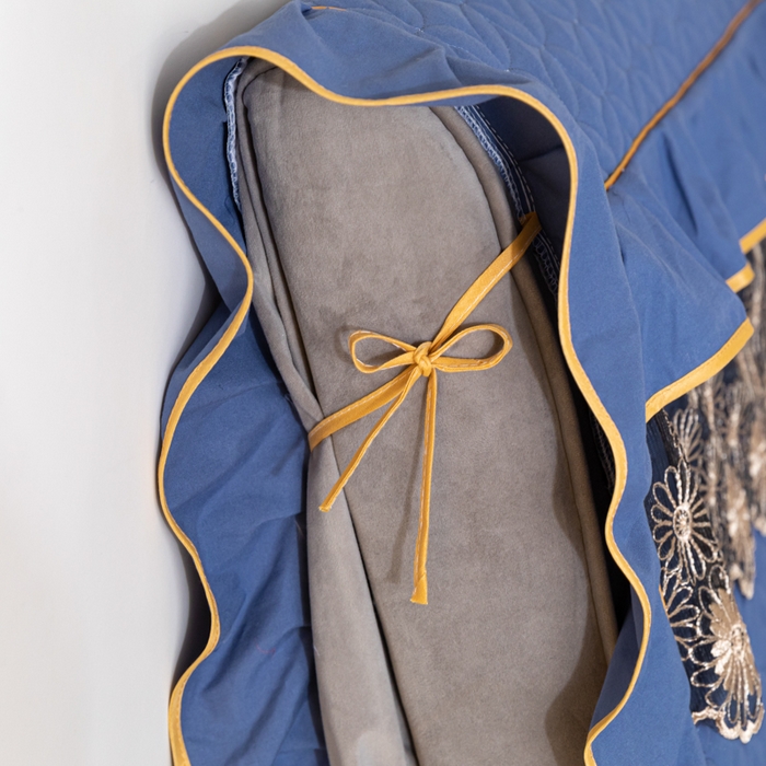 91家纺网 家纺一手货源 找家纺 靓生活 2023新款磨毛夹棉床头罩-金玉良缘 宝蓝