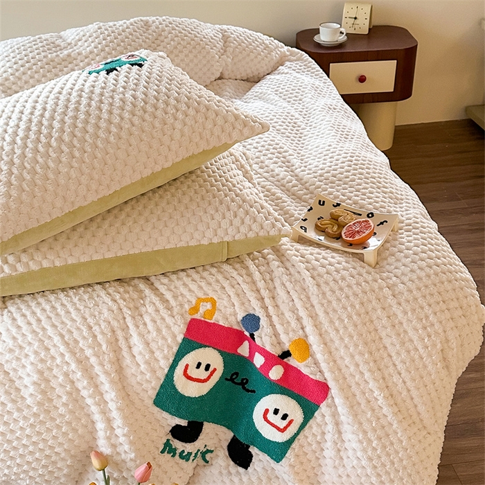 91家纺网 家纺一手货源 找家纺 洋铭区（原狠狠爱） 2023新款加厚豆豆绒牛奶绒四件套 海贝奶白