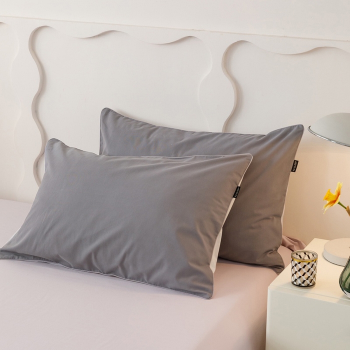 91家纺网 家纺一手货源 找家纺 卡姿家纺 2023新款秋冬32支澳棉磨毛维拉系列 枕套 蓝莓+淡雅灰