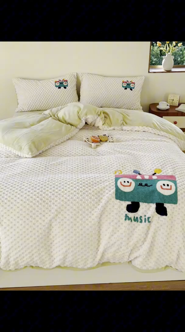 91家纺网 家纺一手货源 找家纺 洋铭区（原狠狠爱） 2023新款加厚豆豆绒牛奶绒四件套 海贝奶白