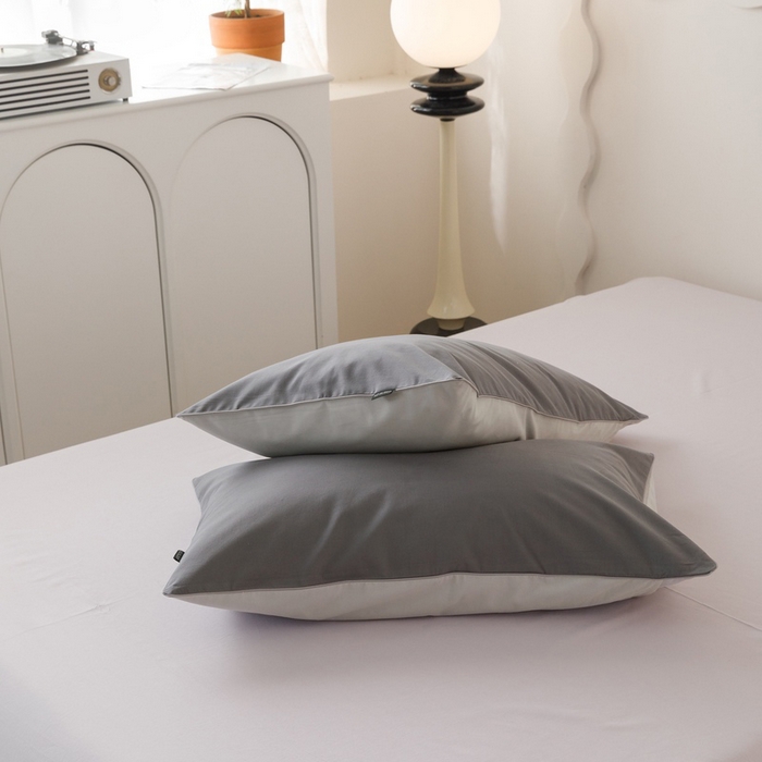 91家纺网 家纺一手货源 找家纺 卡姿家纺 2023新款秋冬32支澳棉磨毛维拉系列 枕套 蓝莓+淡雅灰