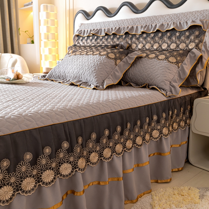 91家纺网 家纺一手货源 找家纺 靓生活 2023新款夹棉绗缝床裙三件套-金玉良缘 绅士灰