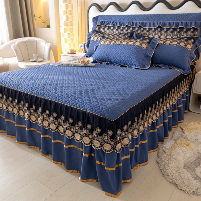 91家纺网 家纺一手货源 找家纺 靓生活 2023新款夹棉绗缝床裙三件套-金玉良缘 宝蓝