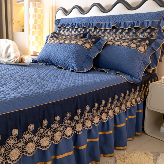 91家纺网 家纺一手货源 找家纺 靓生活 2023新款夹棉绗缝床裙三件套-金玉良缘 宝蓝