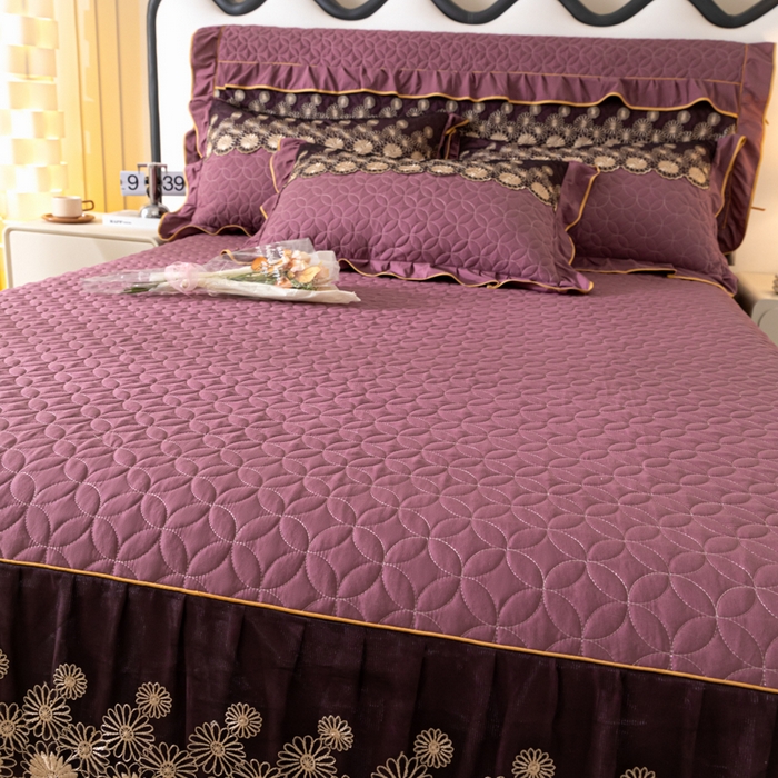 91家纺网 家纺一手货源 找家纺 靓生活 2023新款夹棉绗缝床裙三件套-金玉良缘 优雅紫