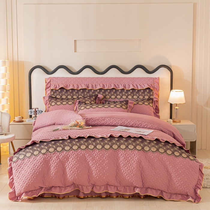 91家纺网 家纺一手货源 找家纺 靓生活 2023新款夹棉绗缝床裙四件套-金玉良缘 豆沙