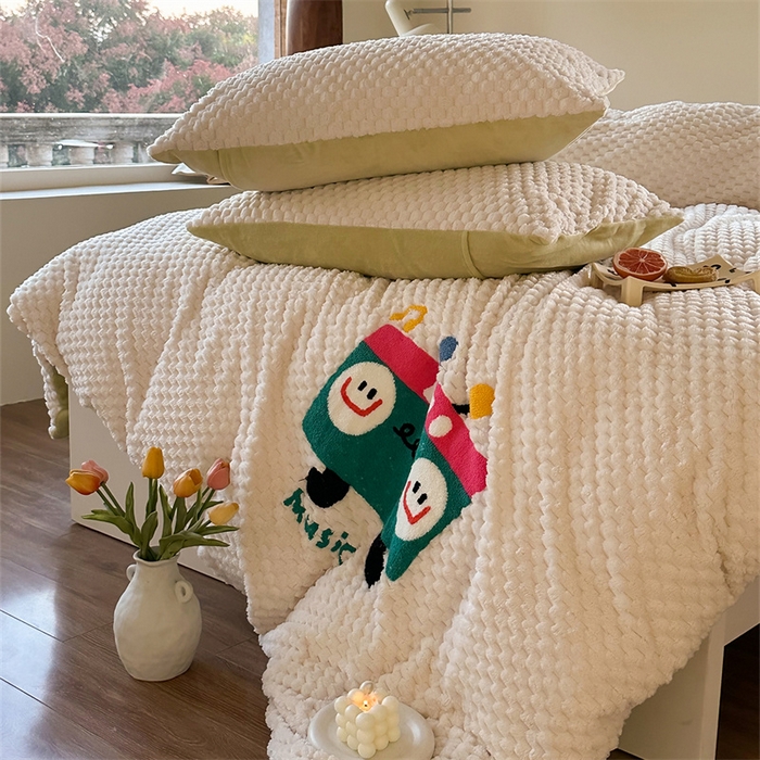 91家纺网 家纺一手货源 找家纺 洋铭区（原狠狠爱） 2023新款加厚豆豆绒牛奶绒四件套 海贝奶白