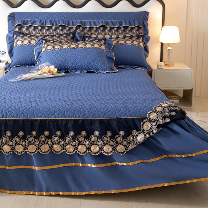 91家纺网 家纺一手货源 找家纺 靓生活 2023新款夹棉绗缝床裙三件套-金玉良缘 宝蓝