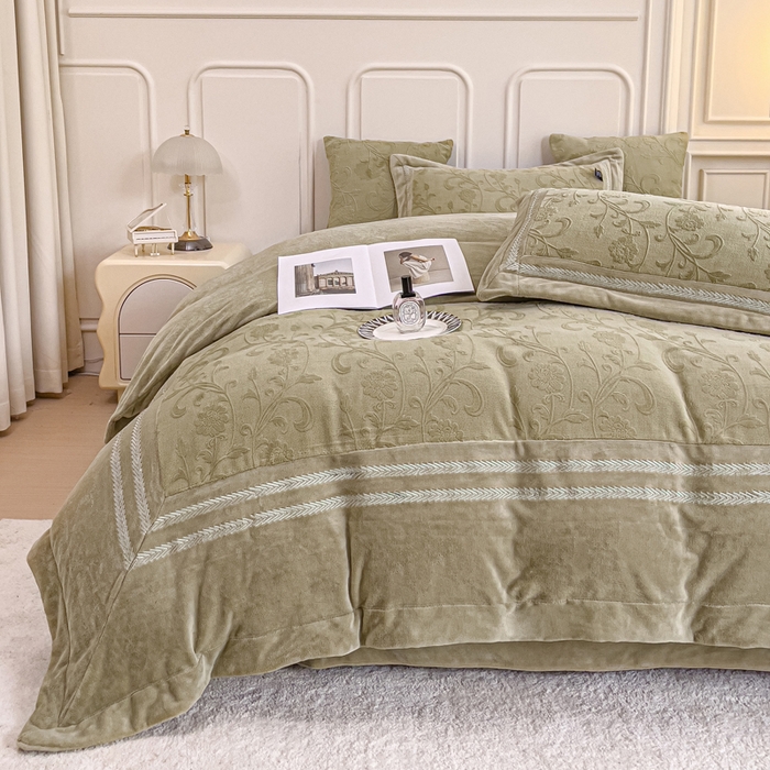 91家纺网 家纺一手货源 找家纺 品家居 2025新款5D雕花牛奶绒绣花大拼角四件套-岁月静好 秋黄