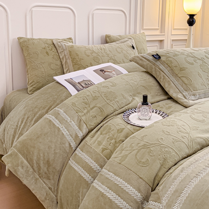 91家纺网 家纺一手货源 找家纺 品家居 2025新款5D雕花牛奶绒绣花大拼角四件套-岁月静好 秋黄