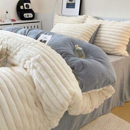 91家纺网 家纺一手货源 找家纺 （总）三朵家纺 2023新款加厚保暖雕花兔毛绒四件套