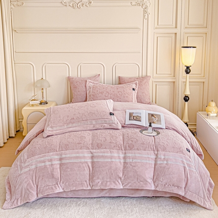 品家居 2025新款5D雕花牛奶绒绣花大拼角四件套-岁月静好 粉色